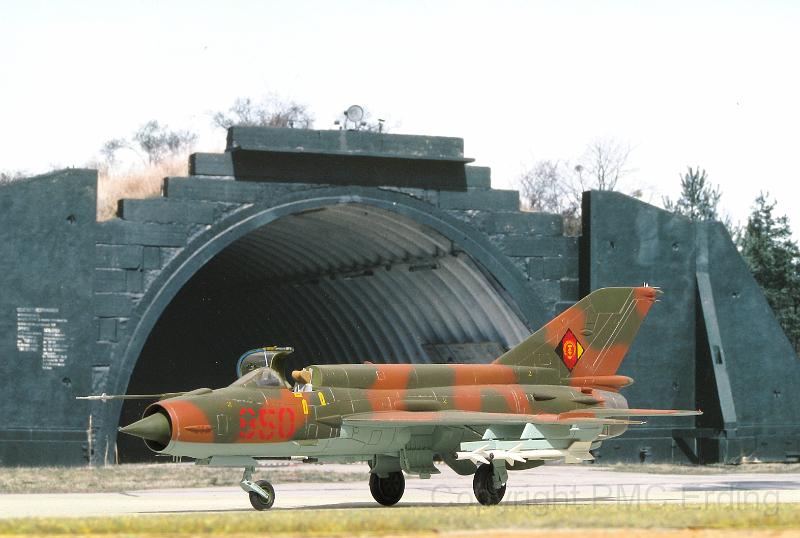 MiG 21 MF Fujimi 1-72.JPG